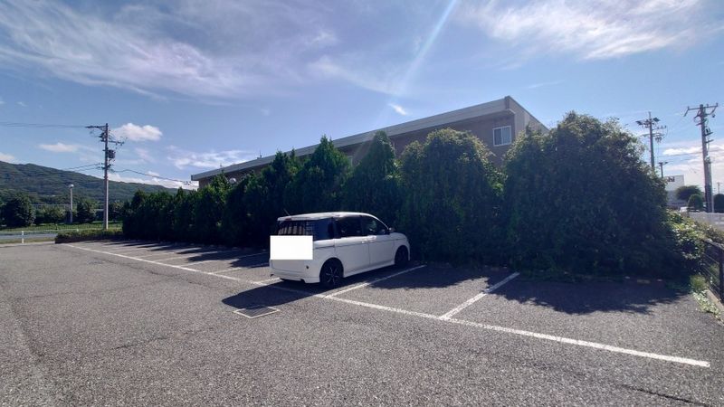 レオパレスＯＧＡＷＡ　Ｙ 駐車場