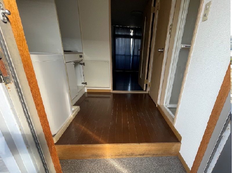 レオパレス梶栗 玄関