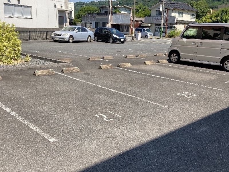 レオパレスコート　ダジュール 駐車場