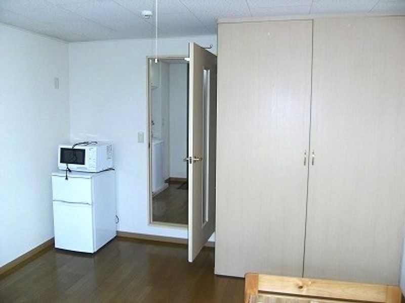 レオパレス岩波
