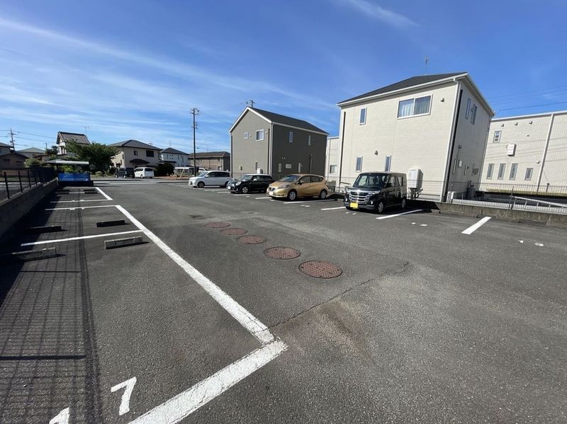 レオパレスノーヴァ堀之内 駐車場