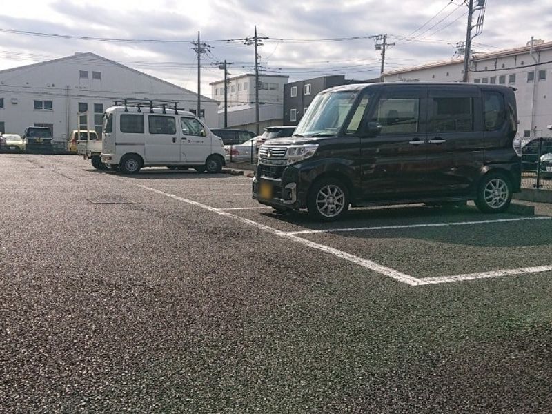 レオパレスプェルタ・デル・ソル 駐車場