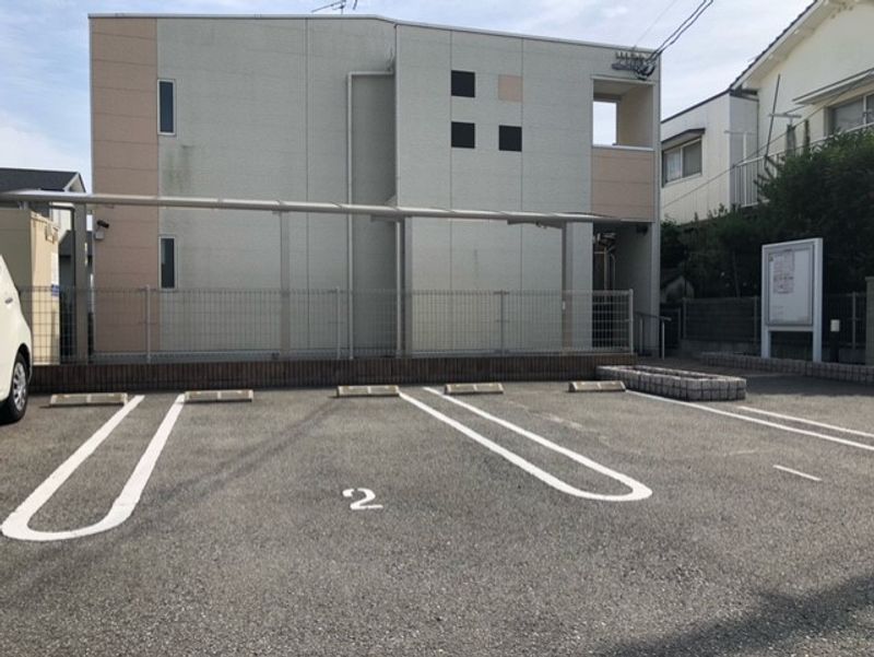レオネクストやすらが丘Ⅱ 駐車場