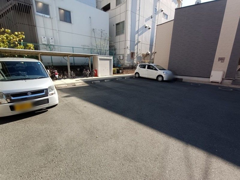 レオパレス旭町 駐車場