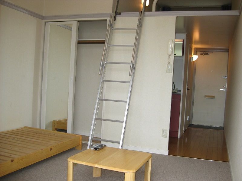 レオパレスリリ郡山 居間