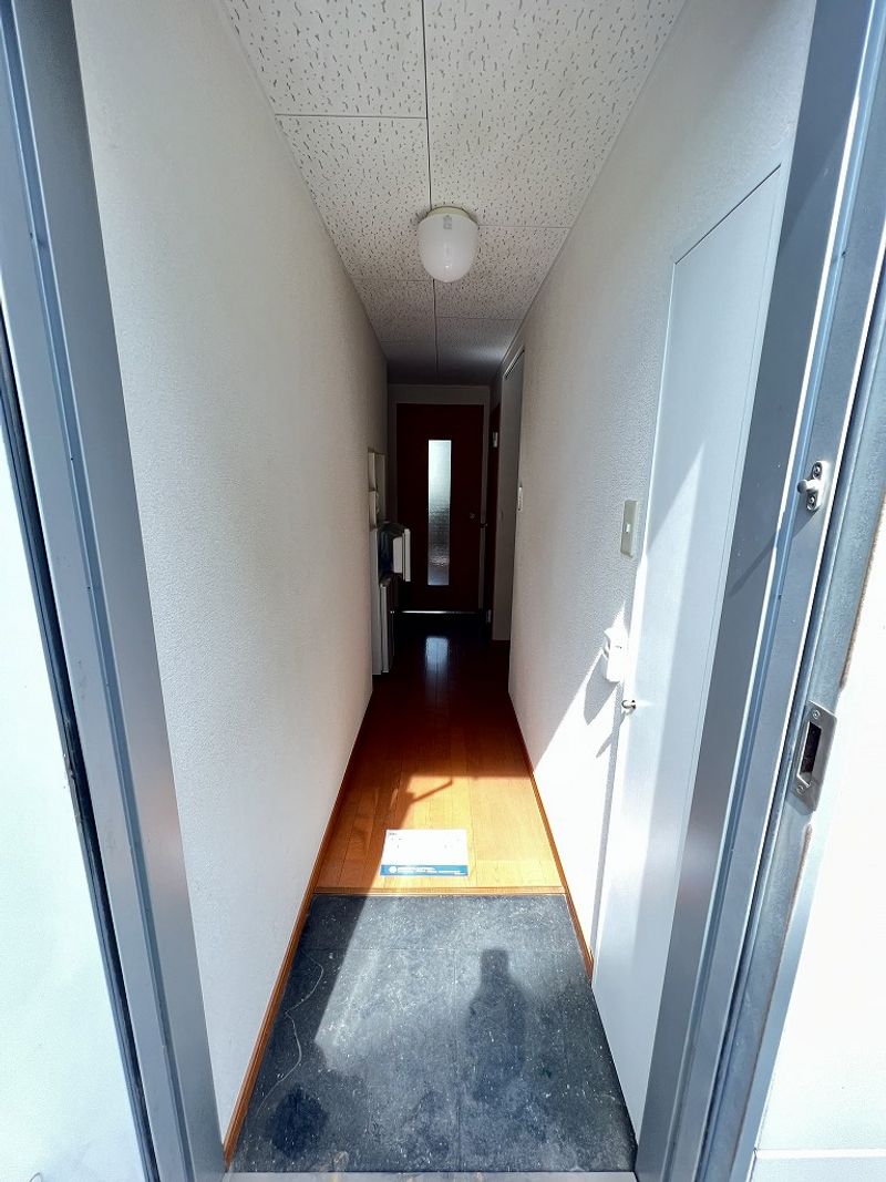 レオパレスシーサイド２１ 玄関