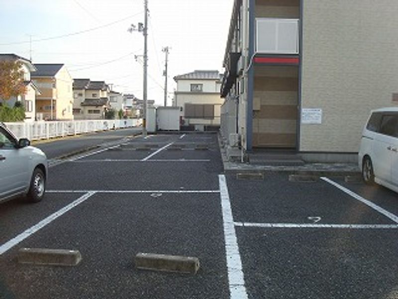 レオパレス山王田 駐車場