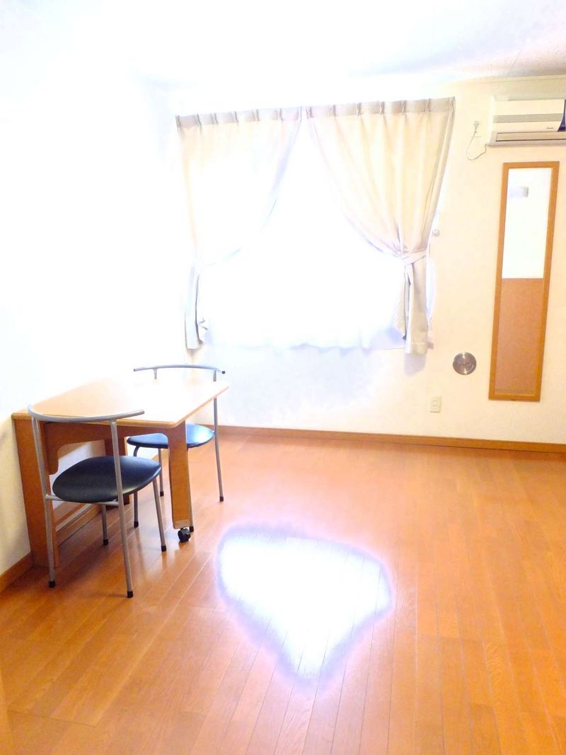 レオパレスアネックス・ユキ 居間
