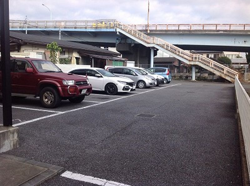 レオパレスＹＮ 駐車場