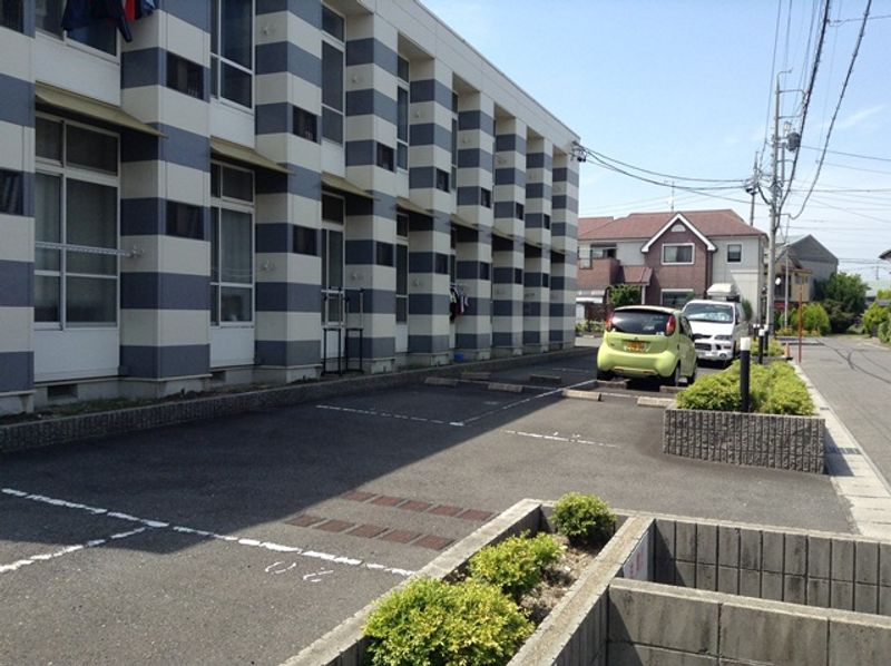 レオパレス岡崎ウエスト 駐車場
