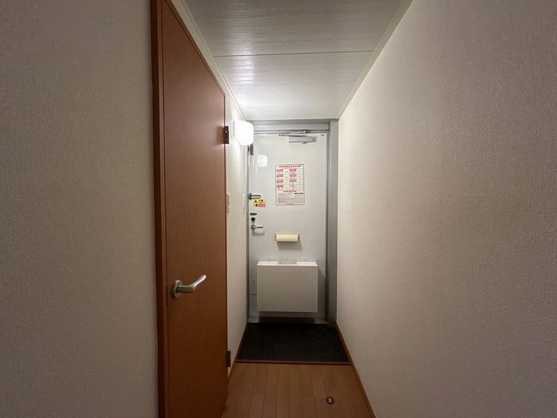 レオパレス光の杜 玄関