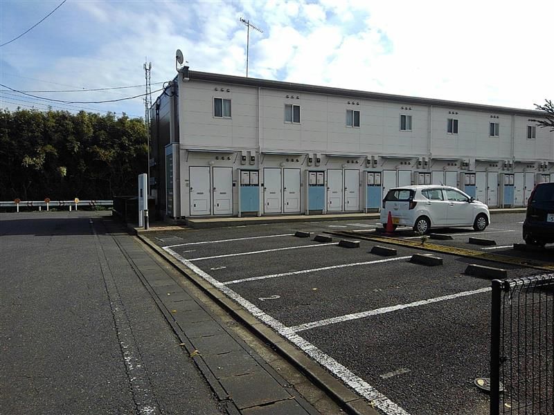レオパレスヴォルテ 駐車場