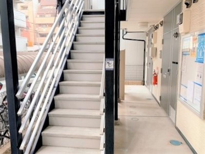 レオパレスシャンテ本町 エントランス