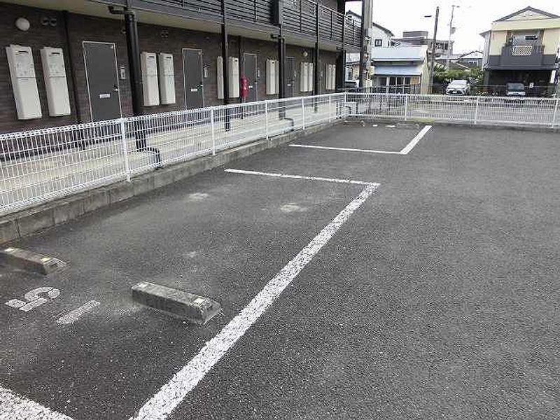 レオパレス保原 駐車場
