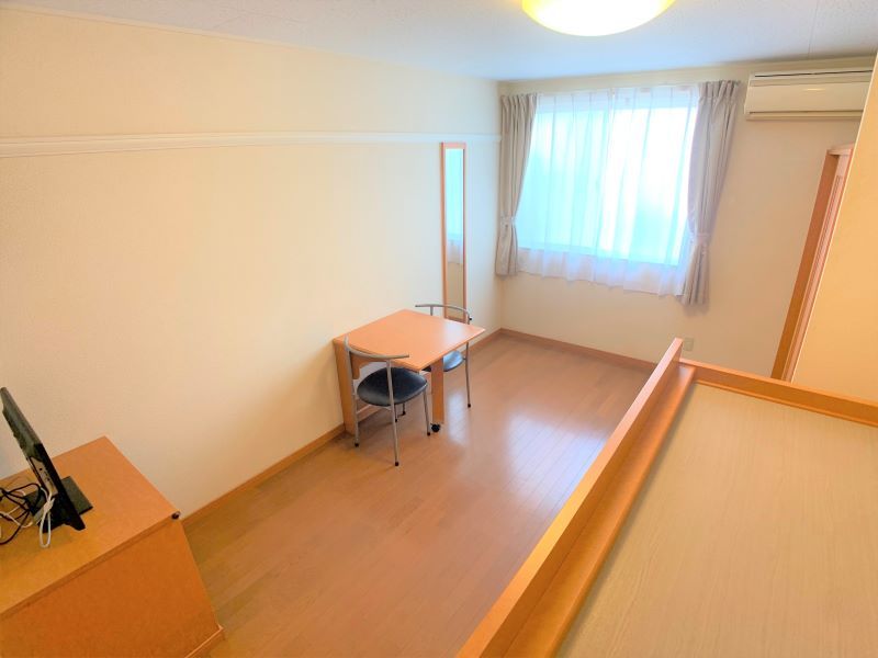 レオパレスルーミング誠 寝室