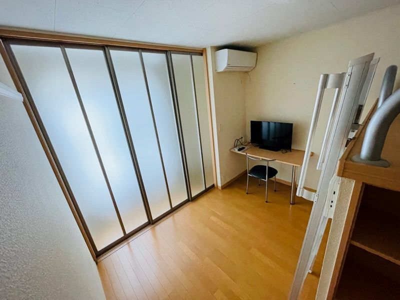 レオパレステルミック 居間