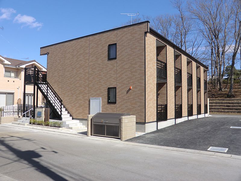 LEONEXT Green Leaf exterior