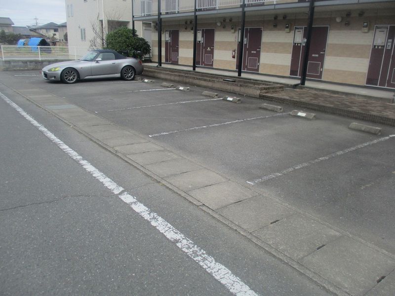 レオパレスサンフラワー　Ⅰ 駐車場