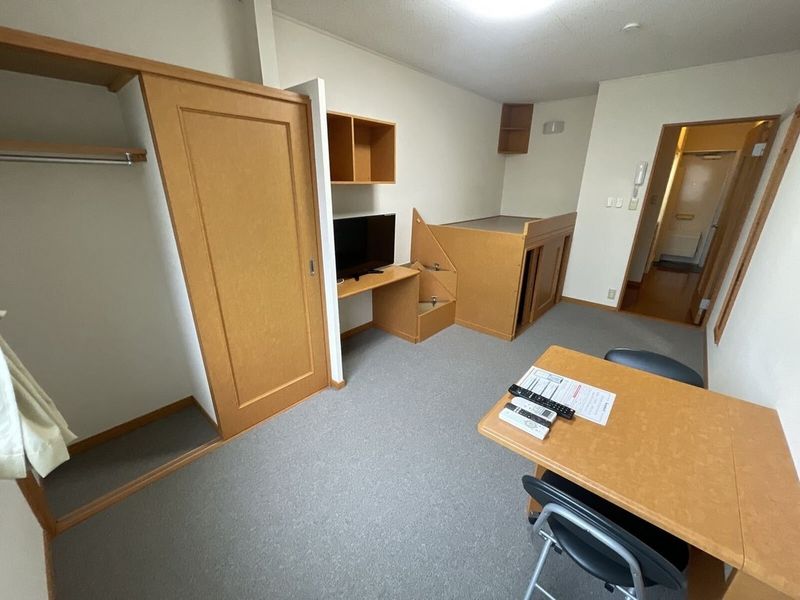 レオパレスひかり 居間