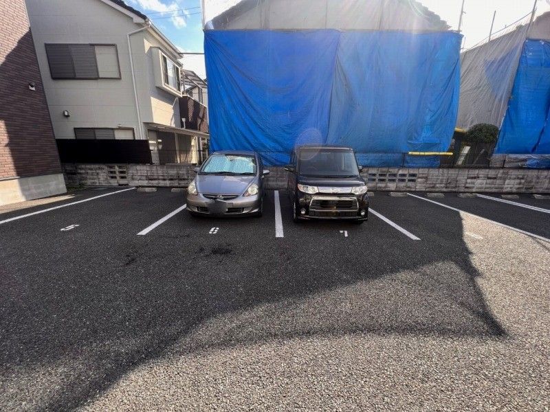 レオネクストウイング　片山 駐車場