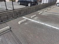 レオパレスサントピア 駐車場