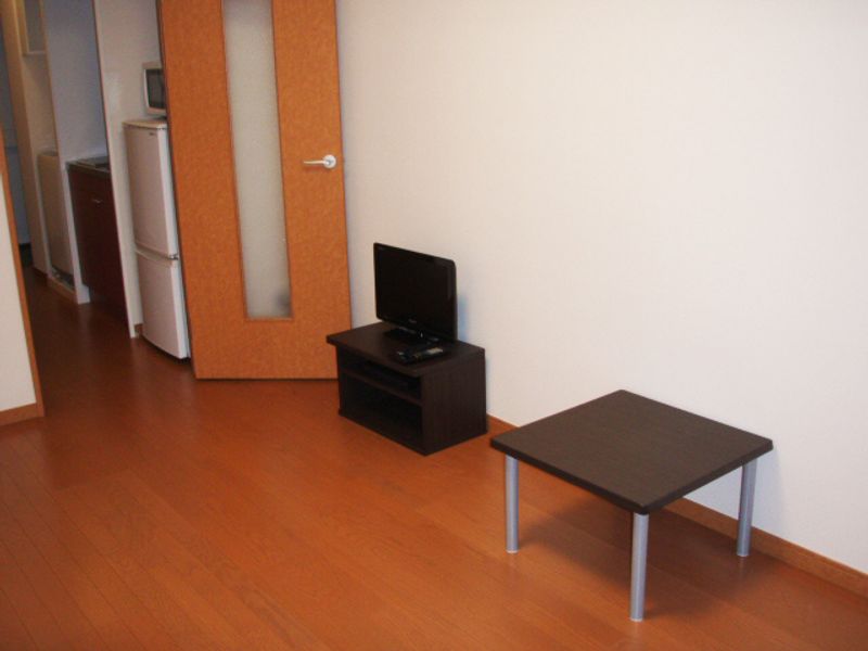 レオパレス湘南クオーレ 居間