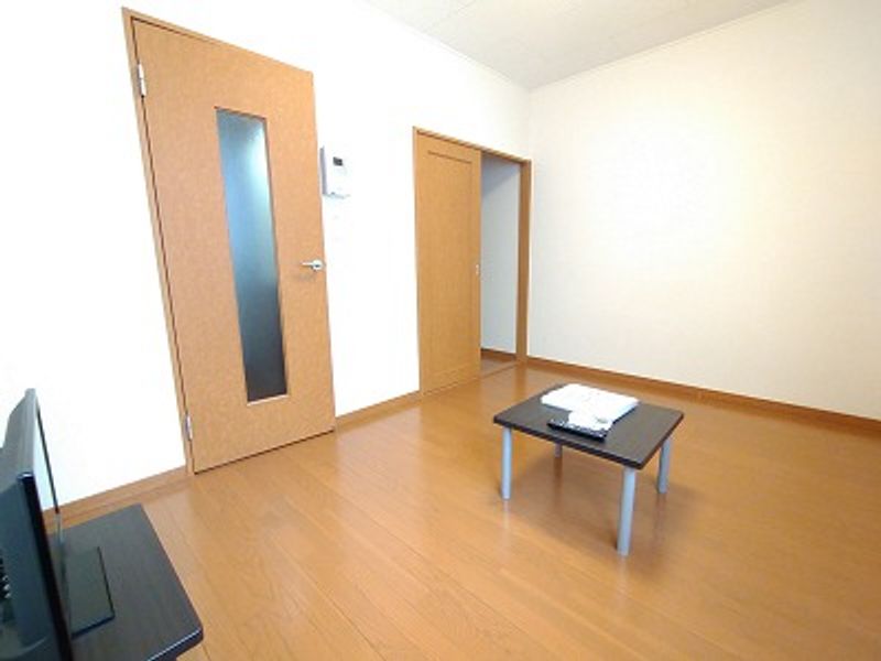 レオパレス時田　楓館 居間