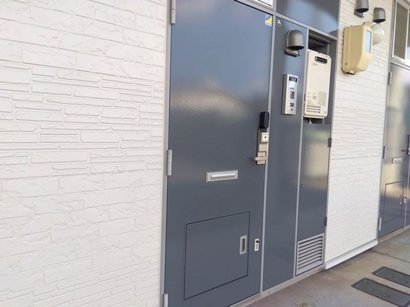 レオパレスカーサ松浜 玄関