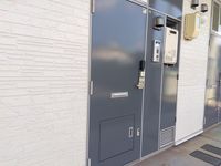 レオパレスカーサ松浜 玄関