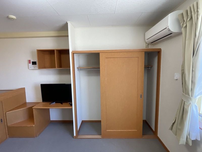 レオパレス栄谷 収納