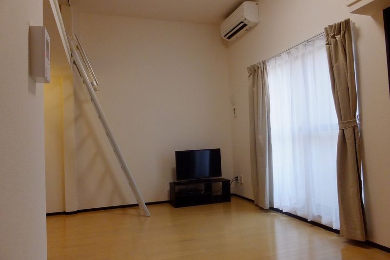 レオネクストリバー　ＫⅡ 居間