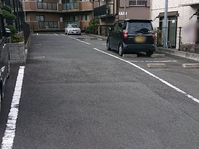 レオパレスＫＡＺＵＫⅠⅡ 駐車場