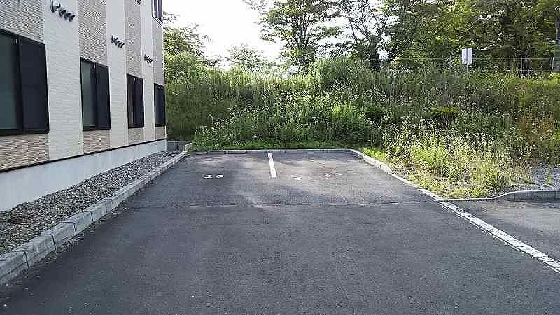 レオパレスひまわり　Ⅲ 駐車場