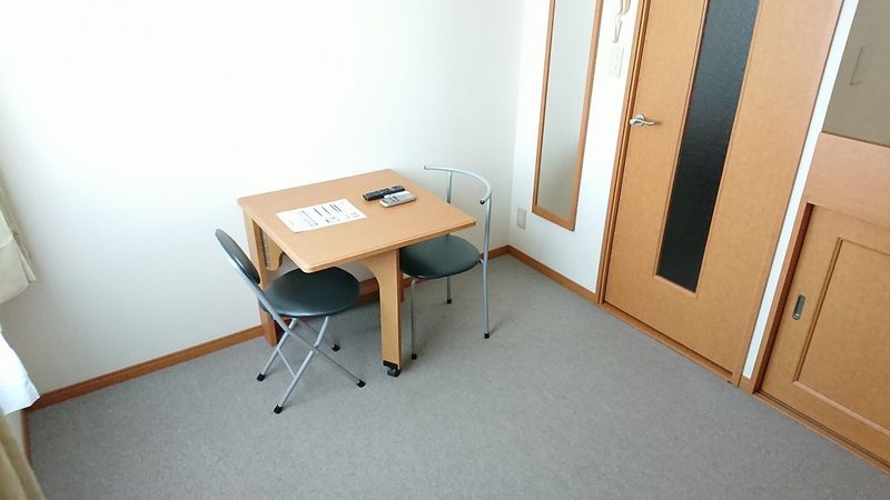 レオパレス一ツ浜 居間