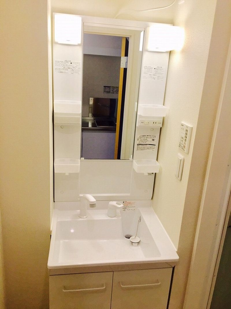 CLEINO Perleschloss IX 洗手台