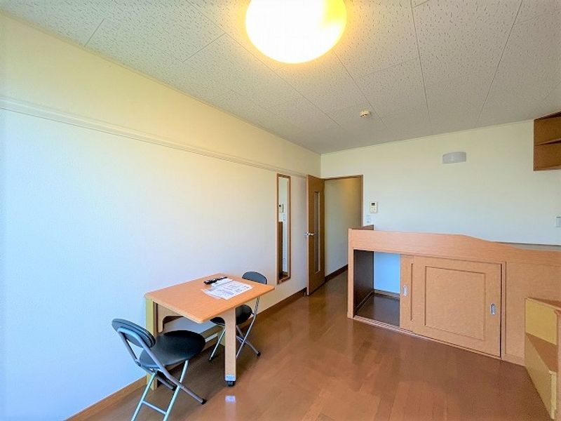 レオパレス箱作ウエスト 寝室