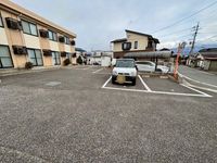 レオパレス花水木 駐車場
