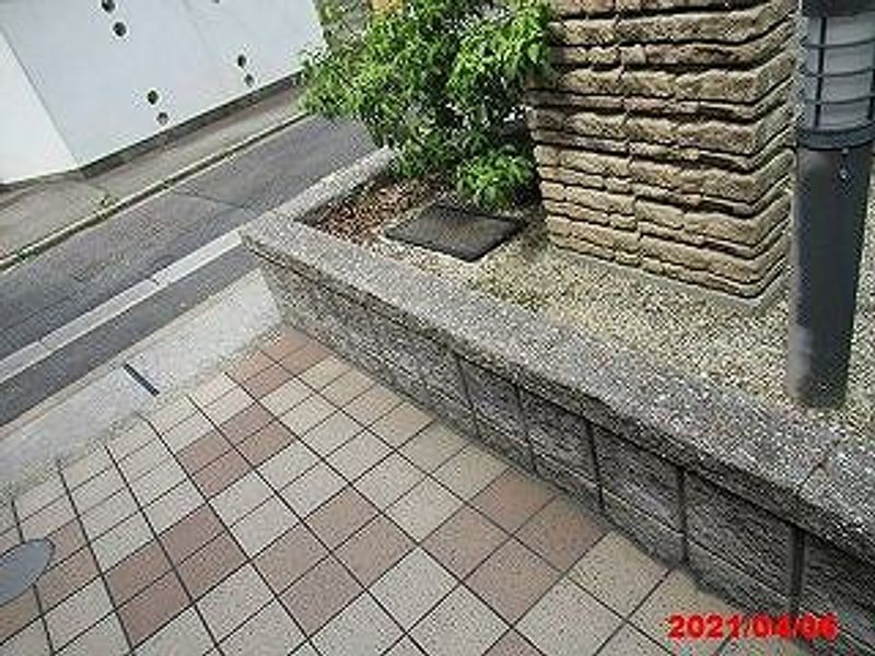 レオパレスグランロウム エントランス