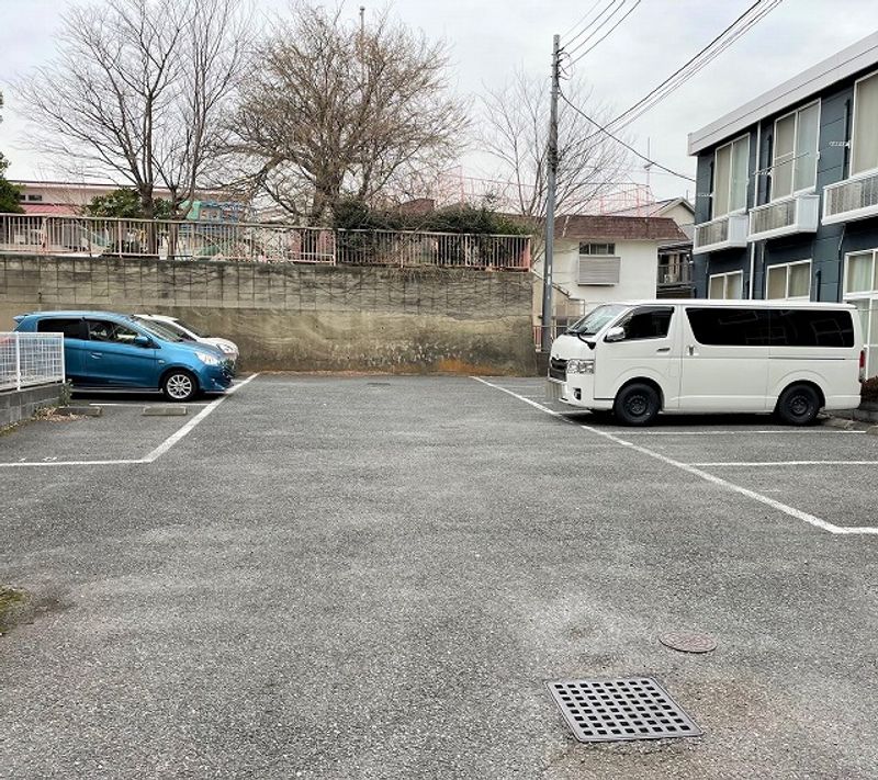 レオパレスパイン　ブルーム　Ⅱ 駐車場
