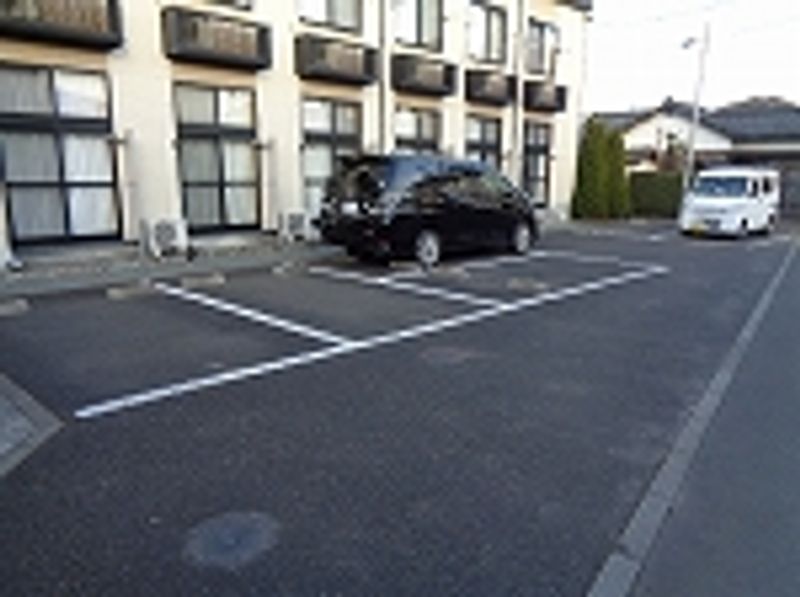 レオパレスクルー　木ノ下 駐車場