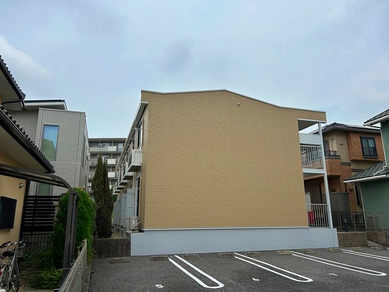 レオパレスサークル 駐車場