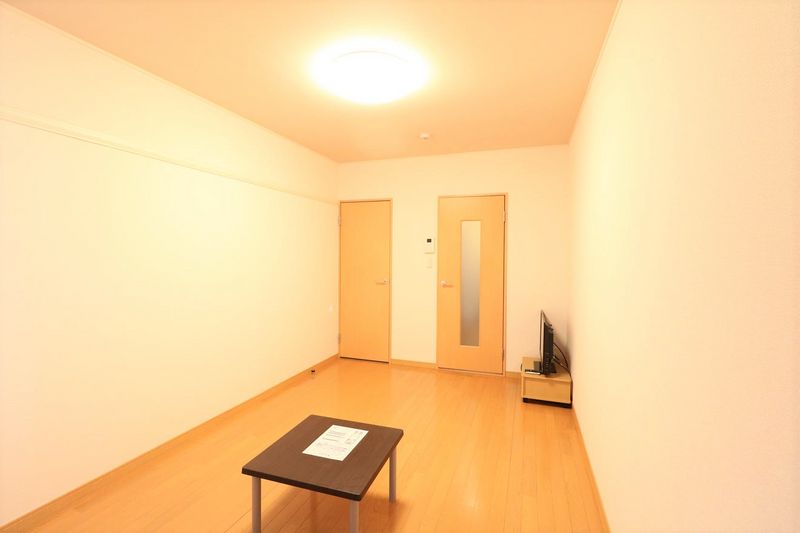 レオパレスリバービレッジ 居間