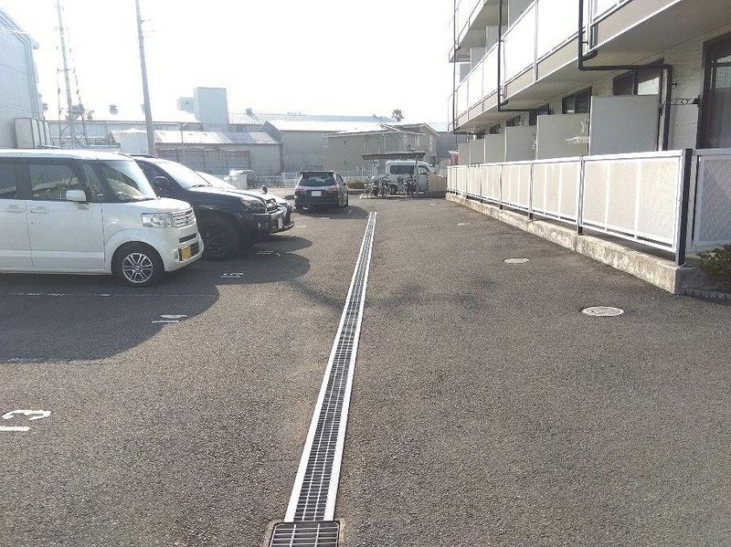レオパレスパピルス　サンヤピ 駐車場