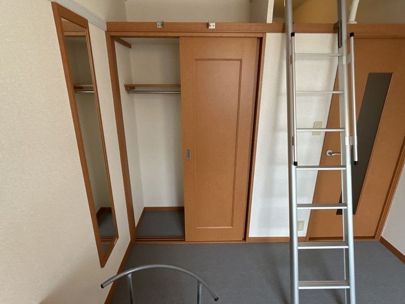 レオパレスカンタービレ 収納
