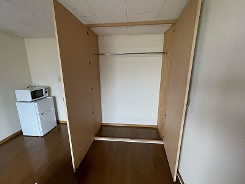 レオパレスラッフィナート 収納