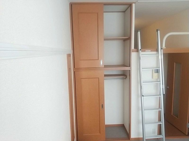 レオパレス城 収納