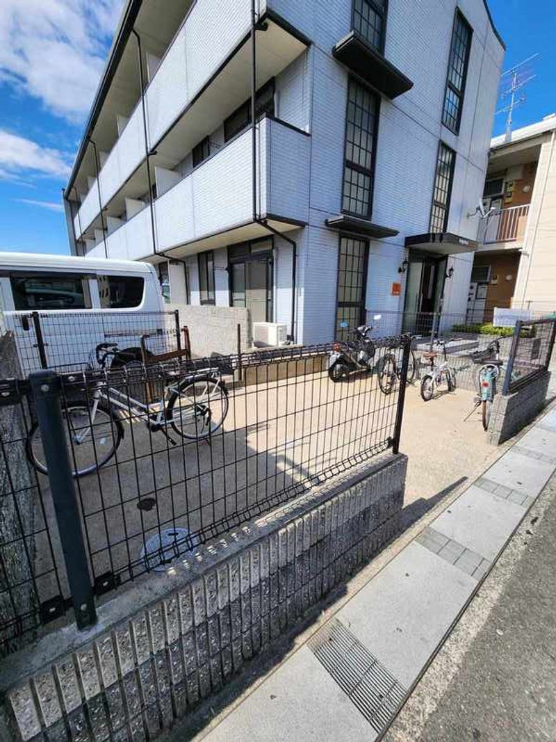 レオパレスエテール 共用部分