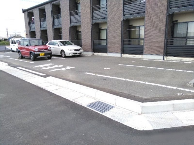 レオネクストドリーム瀬戸内Ⅱ 駐車場