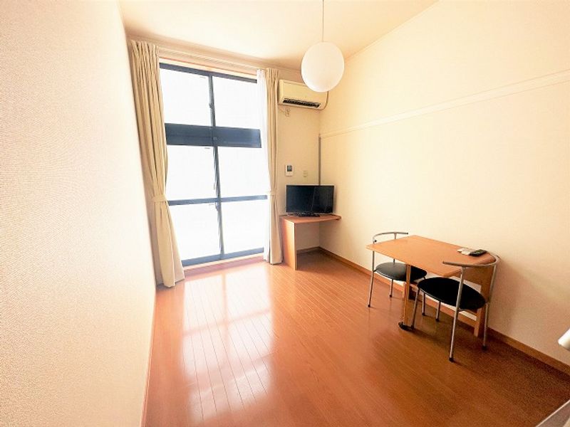 レオパレス一歩 居間