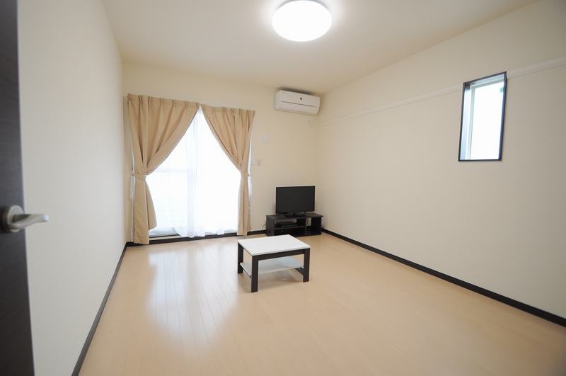 レオネクストベンチマーク祇園 居間